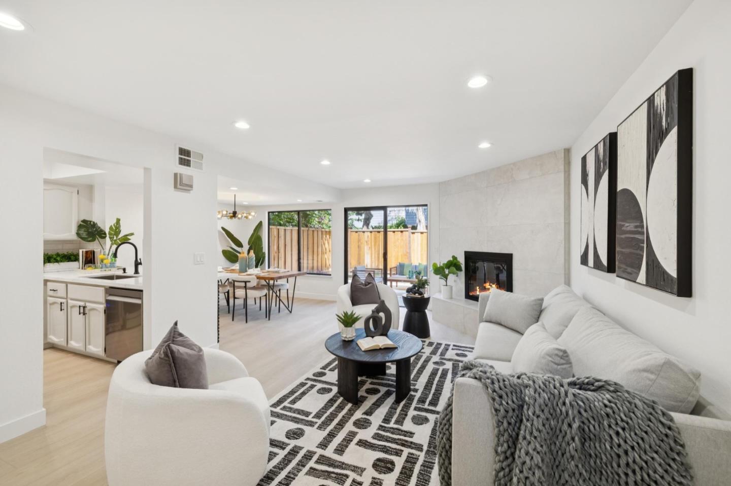 Front Image Thumbnail for ML82019038