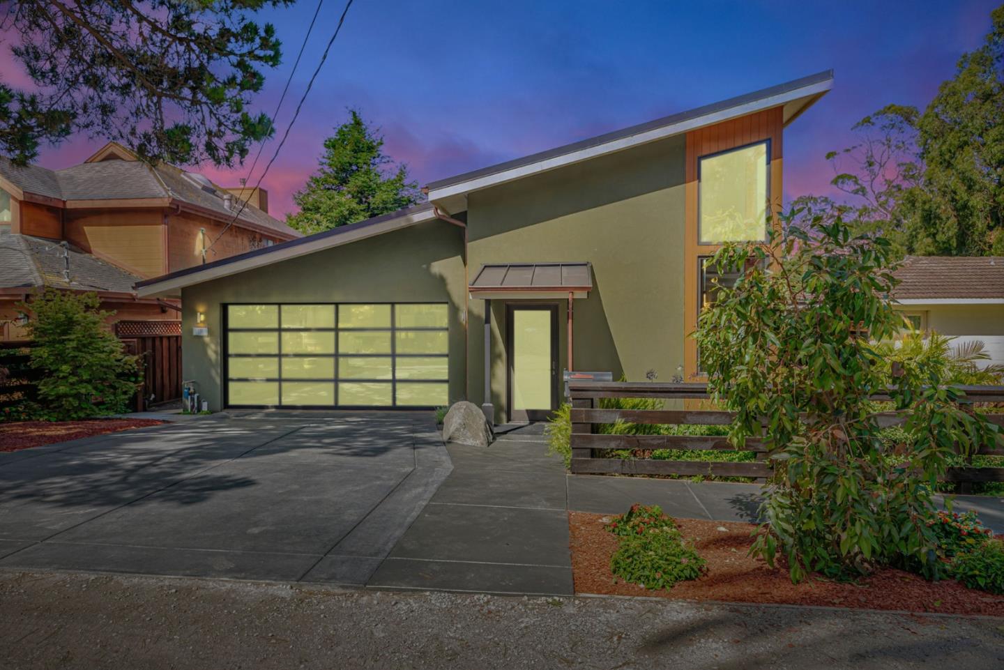 Front Image Thumbnail for ML82019101