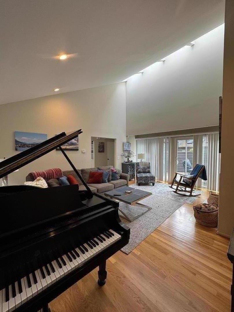 Front Image Thumbnail for ML82019149