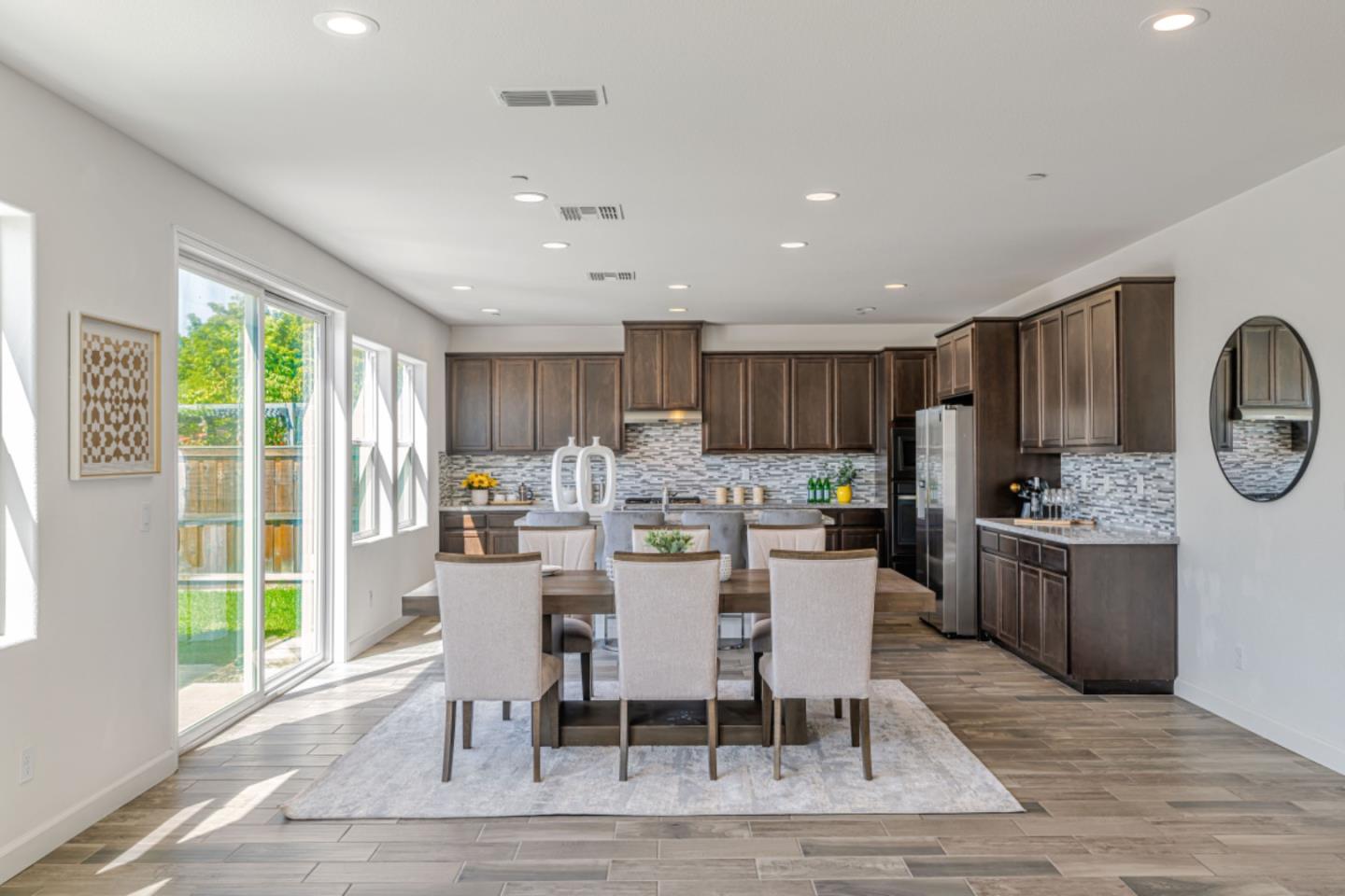 Front Image Thumbnail for ML82019170