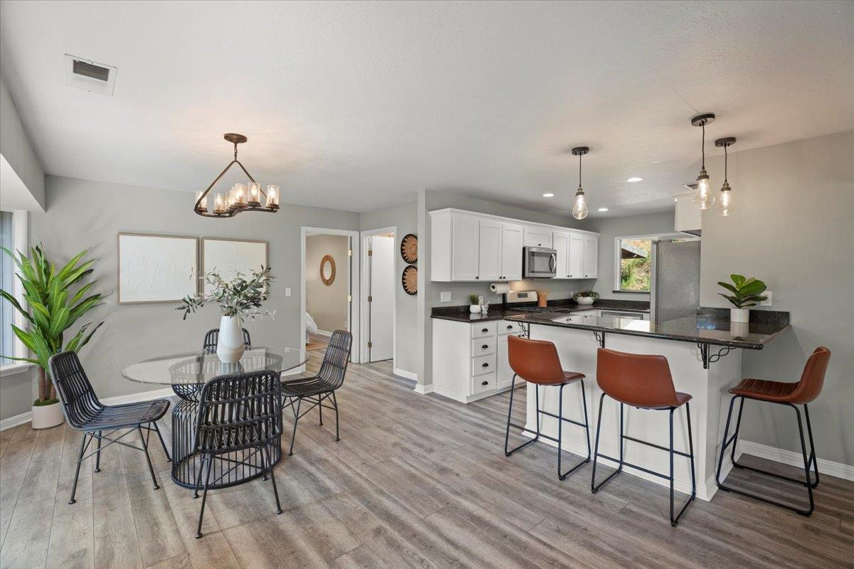 Front Image Thumbnail for ML82019274