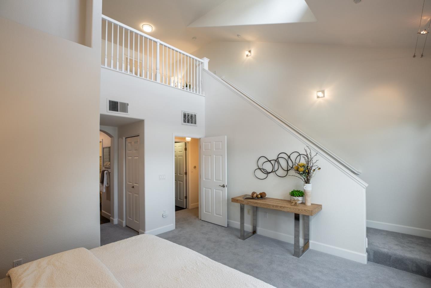 Front Image Thumbnail for ML82019349