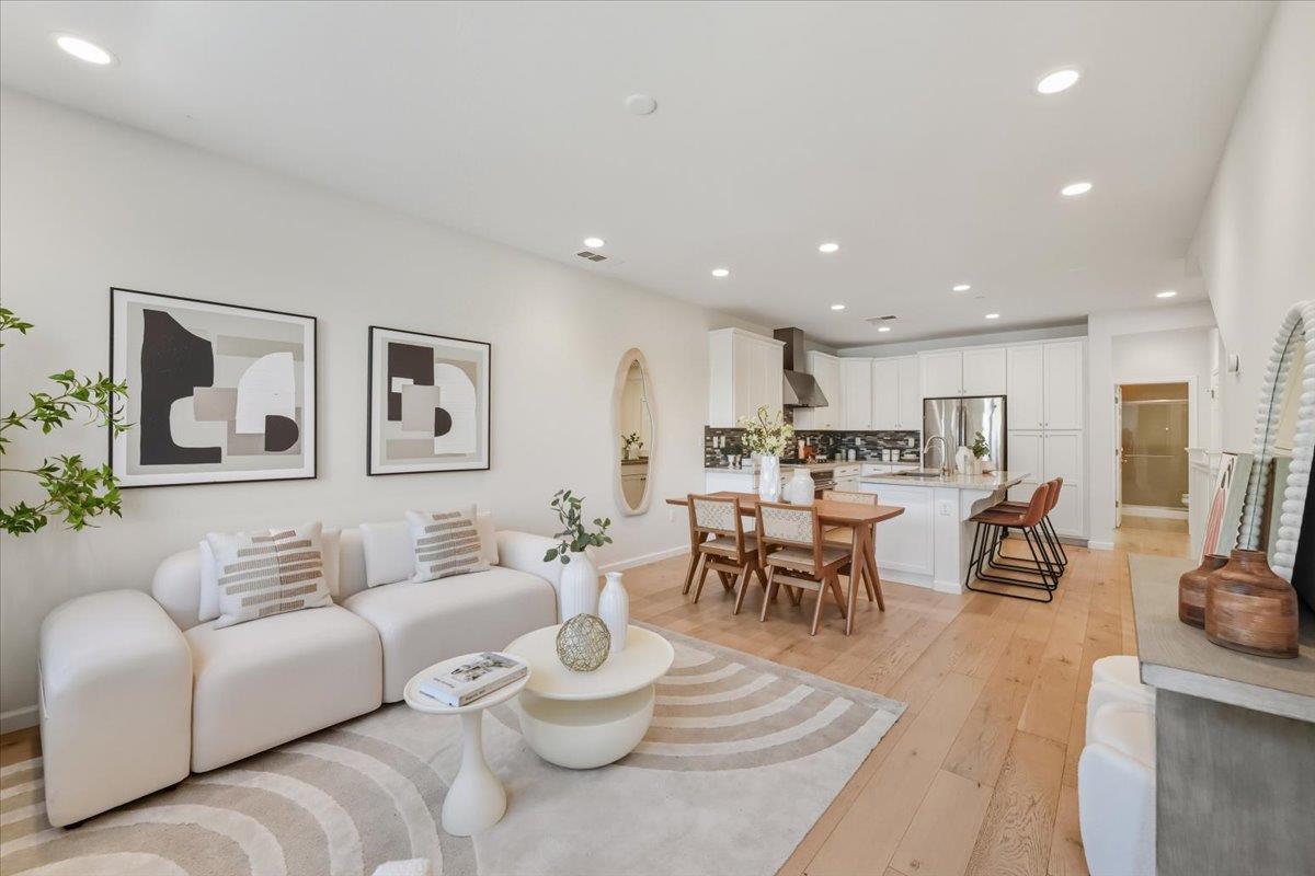 Front Image Thumbnail for ML82019352