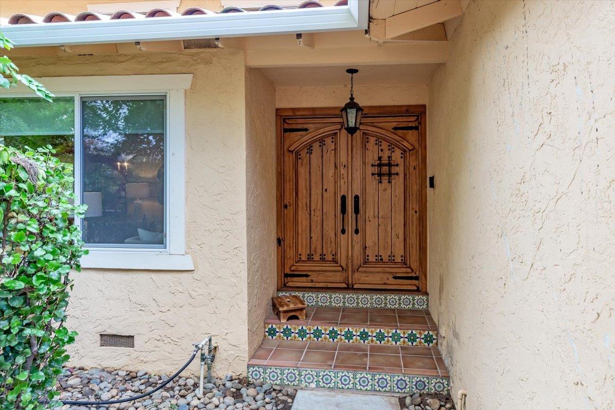 Front Image Thumbnail for ML82019373