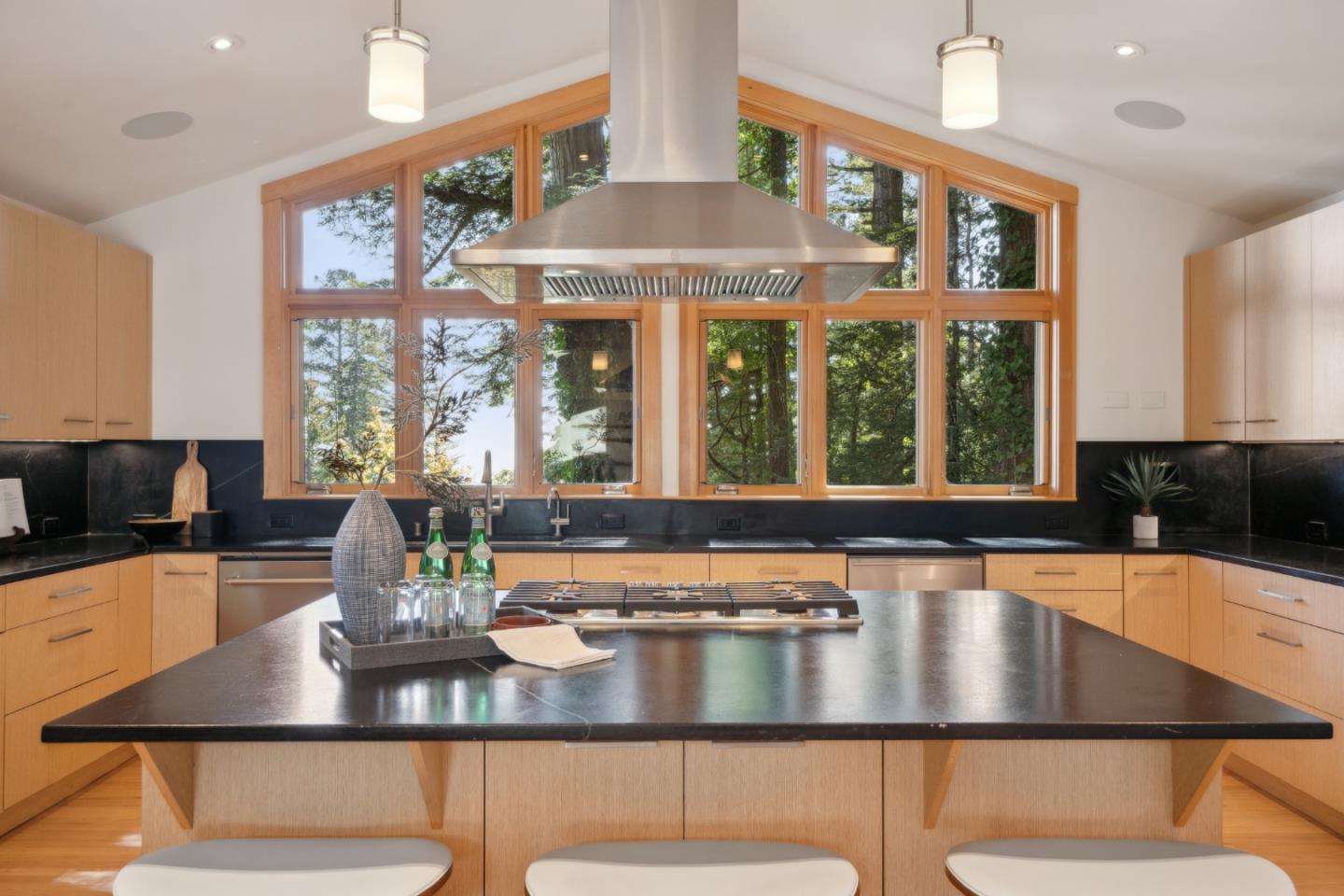 Front Image Thumbnail for ML82019381