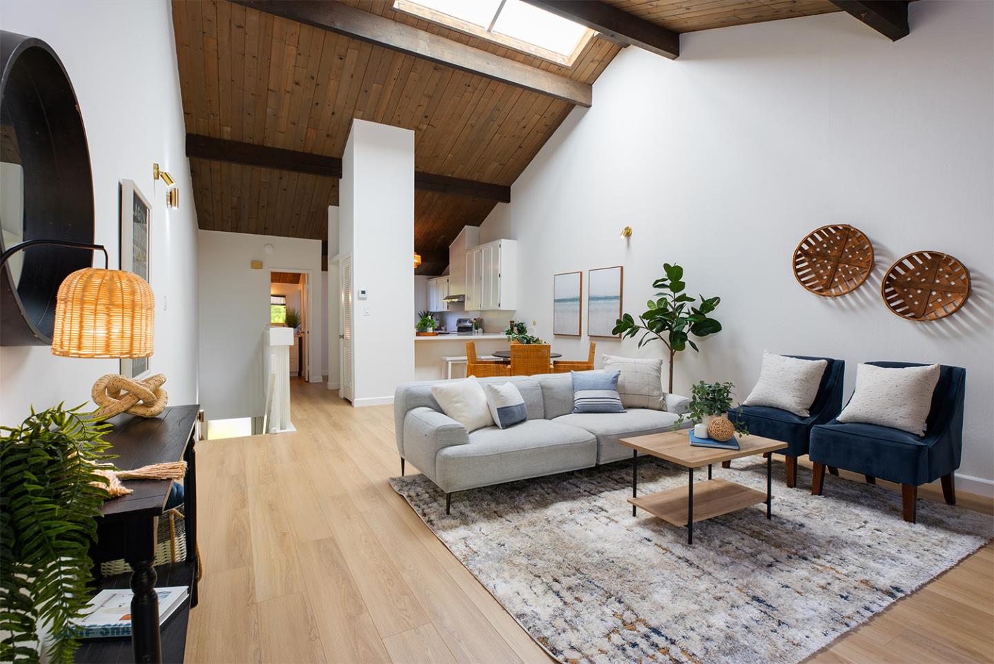 Front Image Thumbnail for ML82019399