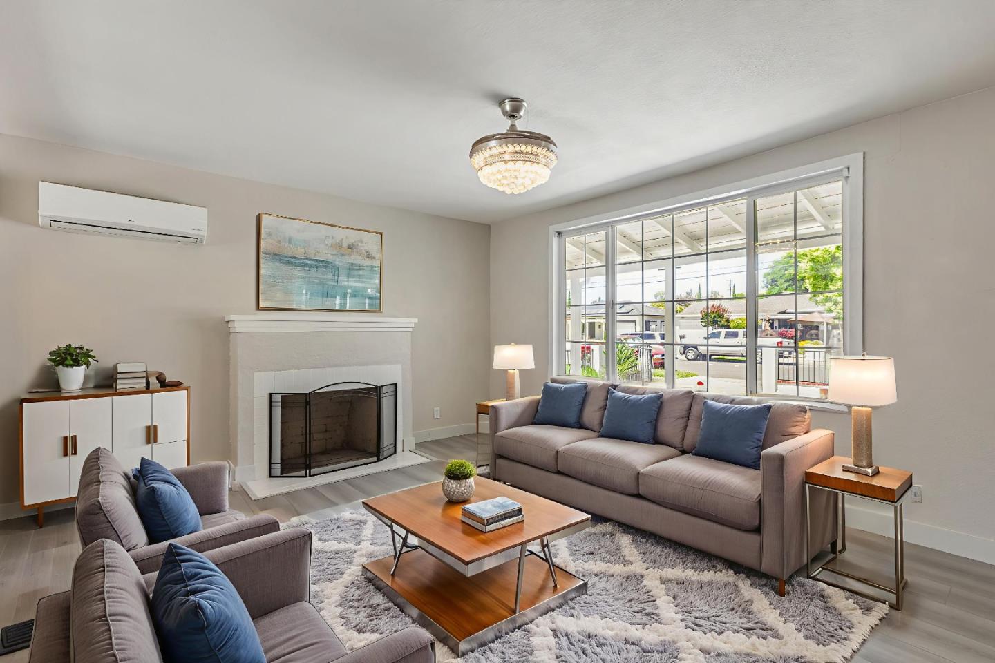 Front Image Thumbnail for ML82019578