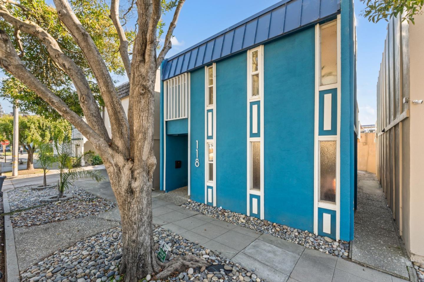 Front Image Thumbnail for ML82019725