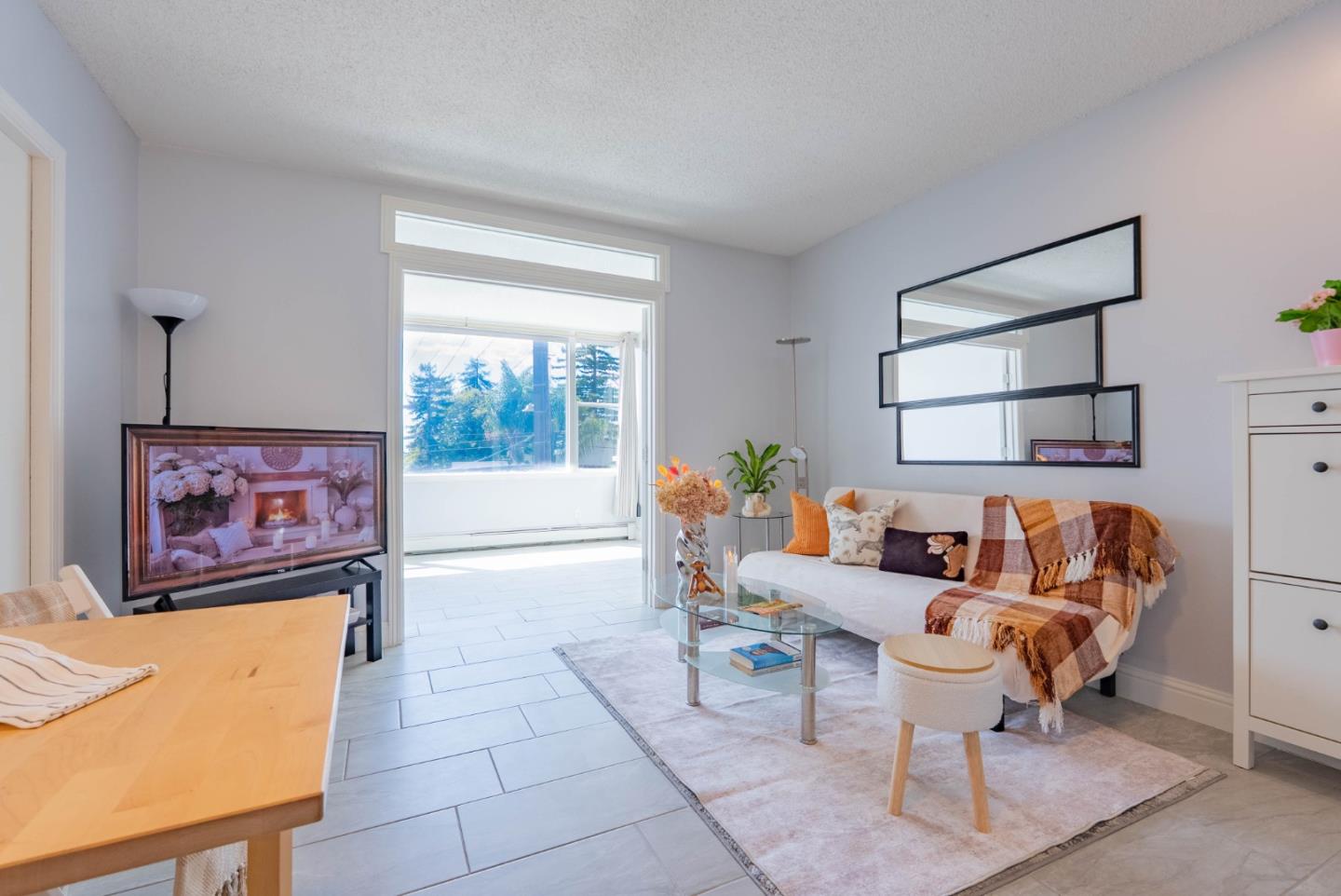 Front Image Thumbnail for ML82019779