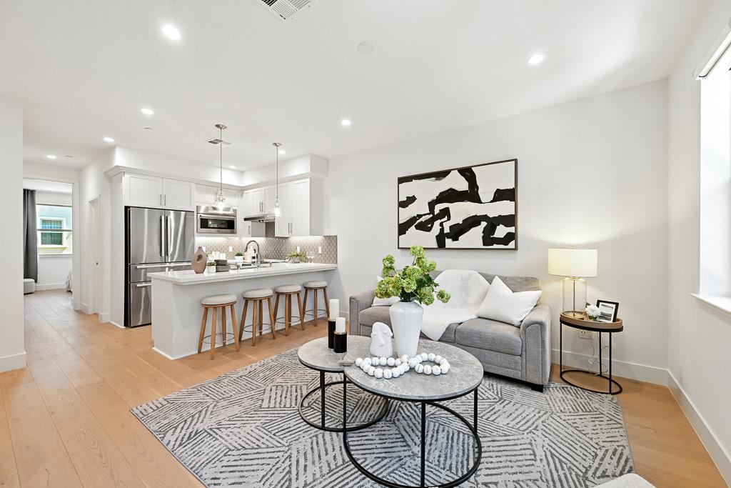 Front Image Thumbnail for ML82019803