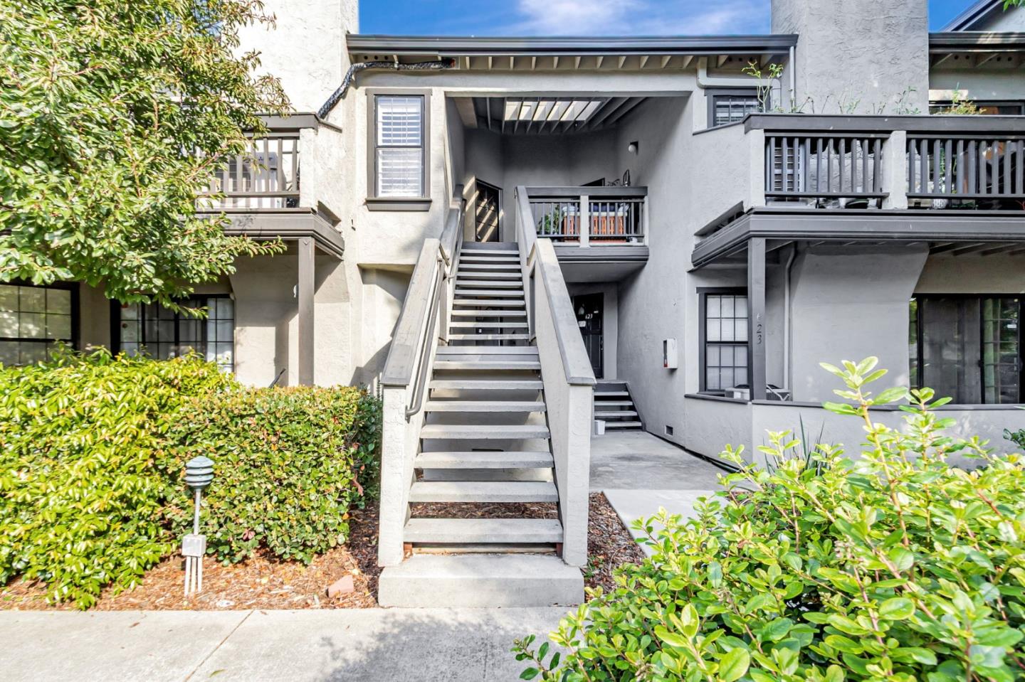 Front Image Thumbnail for ML82019827