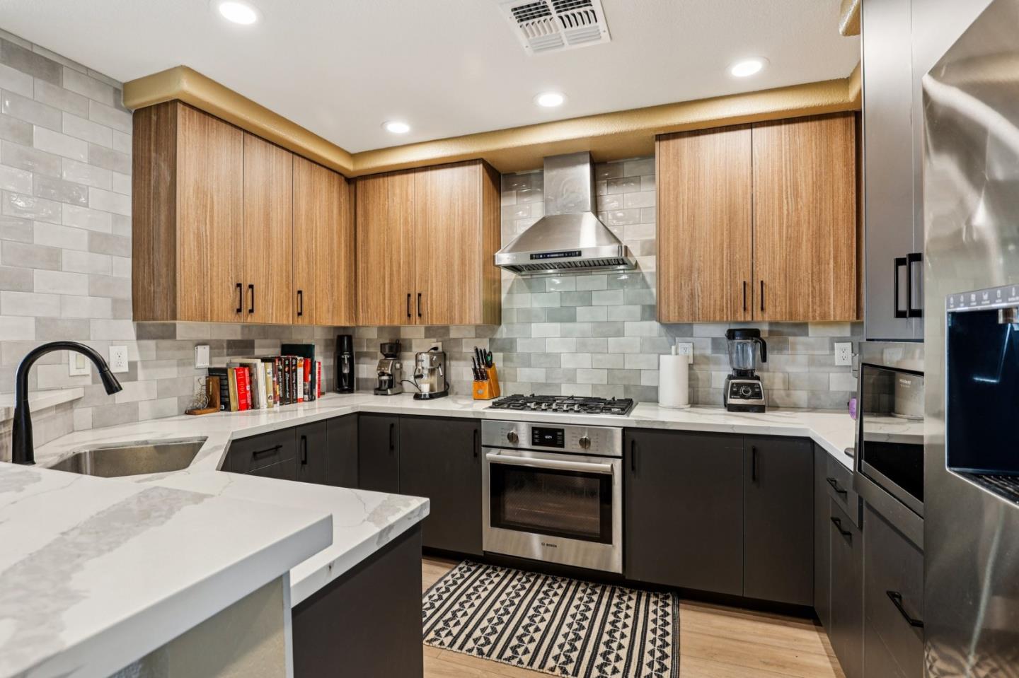 Front Image Thumbnail for ML82020006