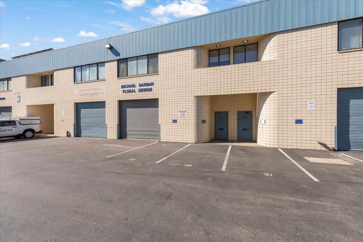 Front Image Thumbnail for ML82020022