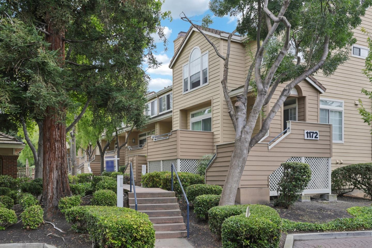 Front Image Thumbnail for ML82020153