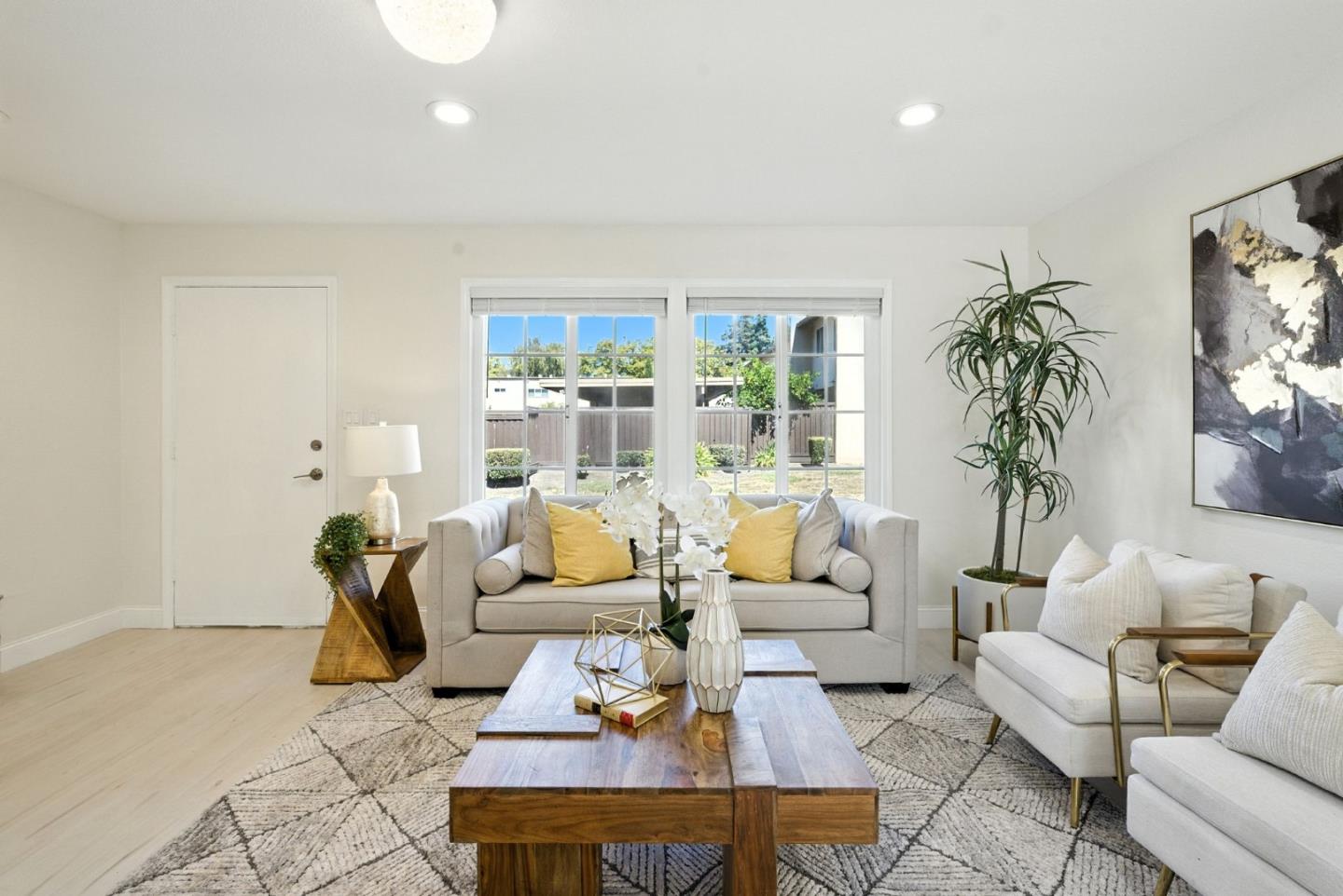 Front Image Thumbnail for ML82020212