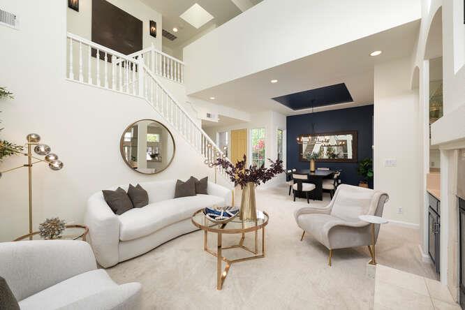 Front Image Thumbnail for ML82020256