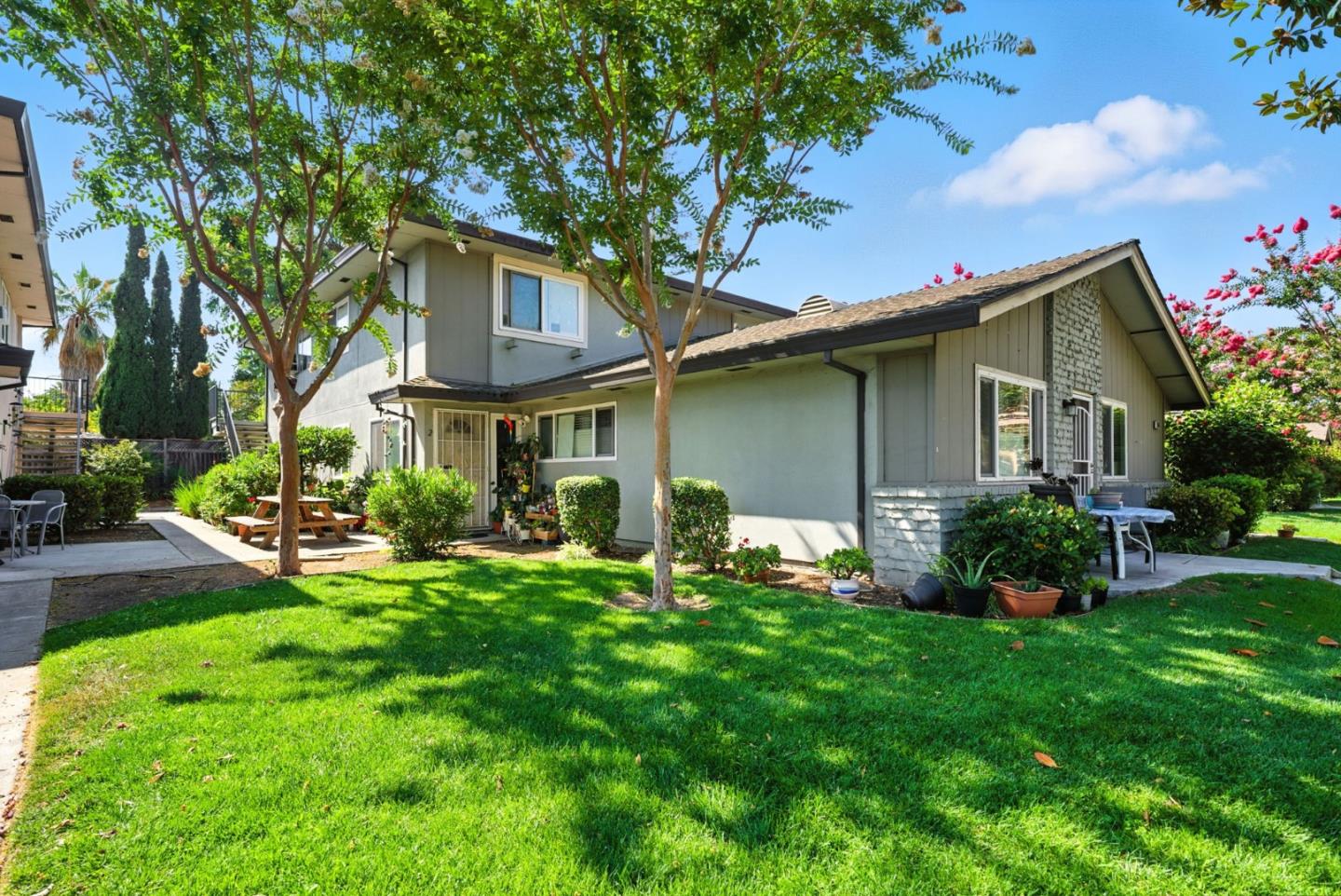 Front Image Thumbnail for ML82020287