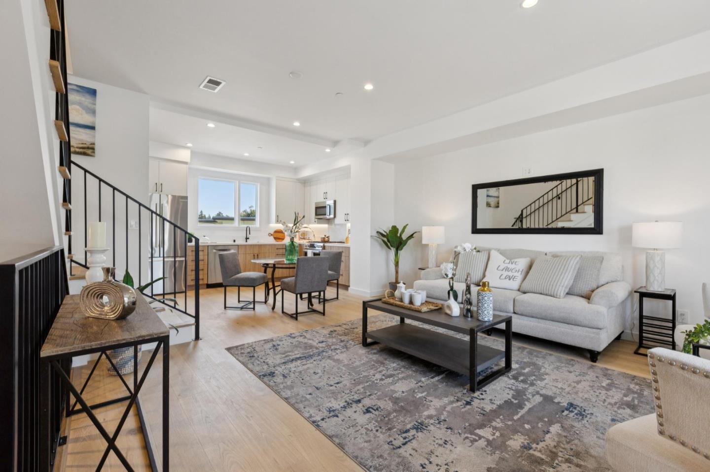 Front Image Thumbnail for ML82020308