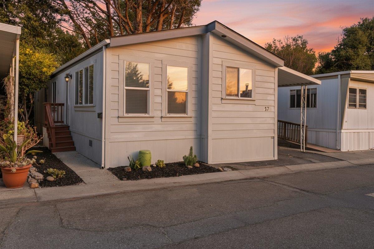 Front Image Thumbnail for ML82020387