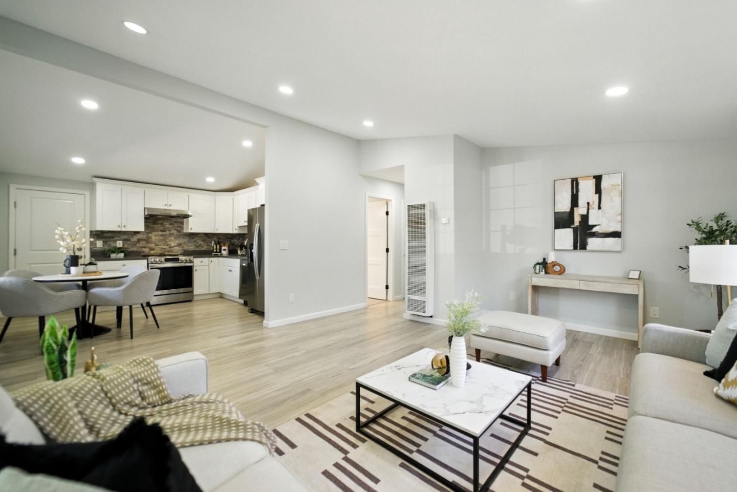 Front Image Thumbnail for ML82020400