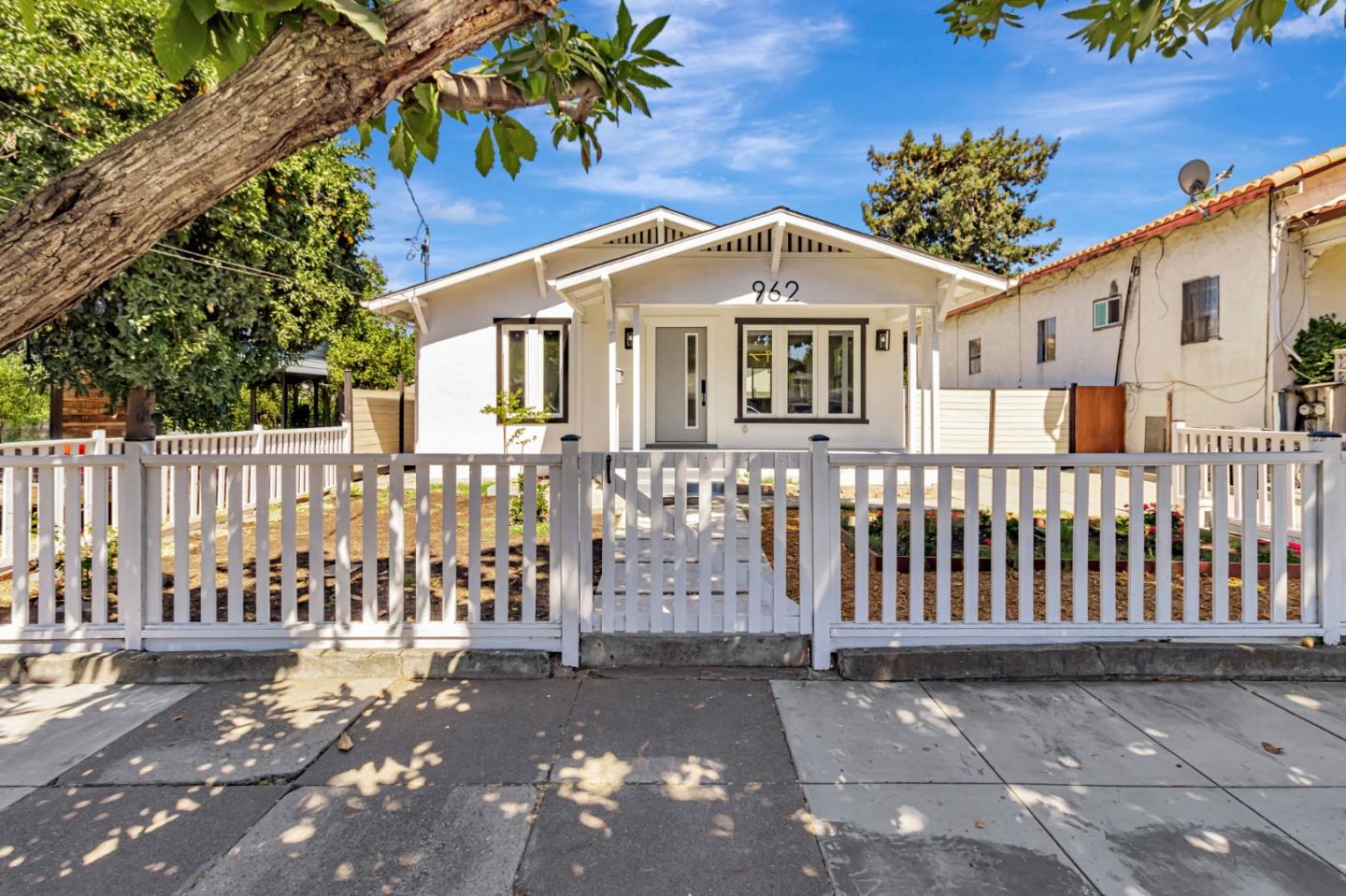 Front Image Thumbnail for ML82020571