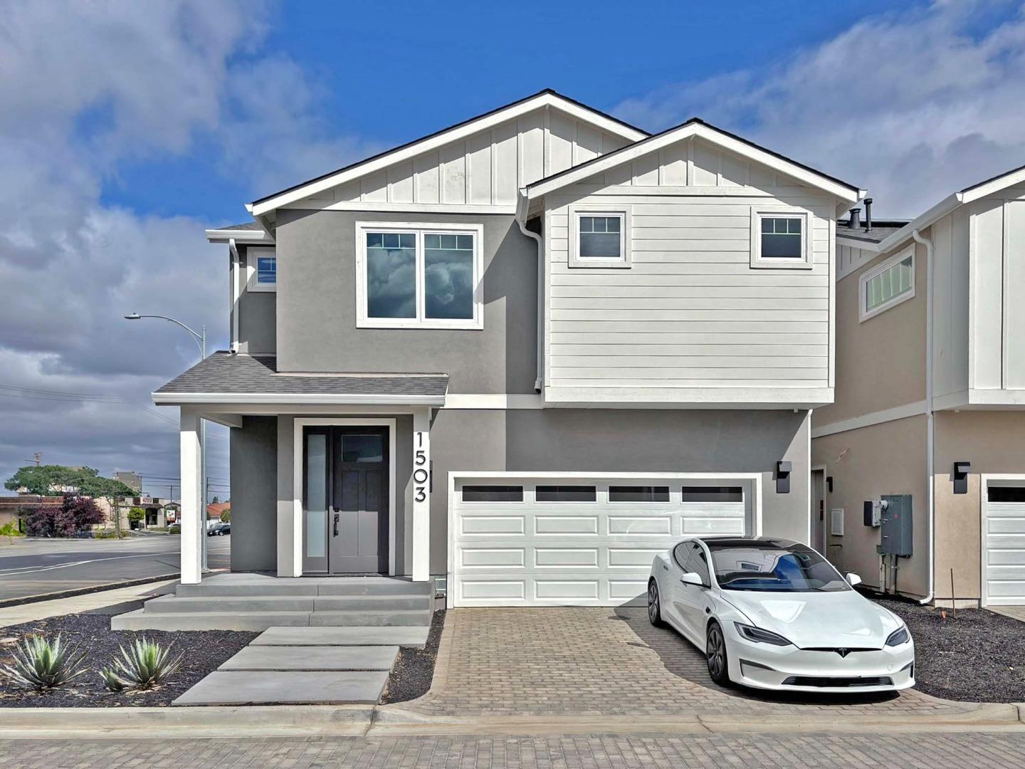 Front Image Thumbnail for ML82020573