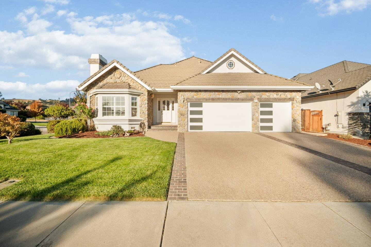 Front Image Thumbnail for ML82020579