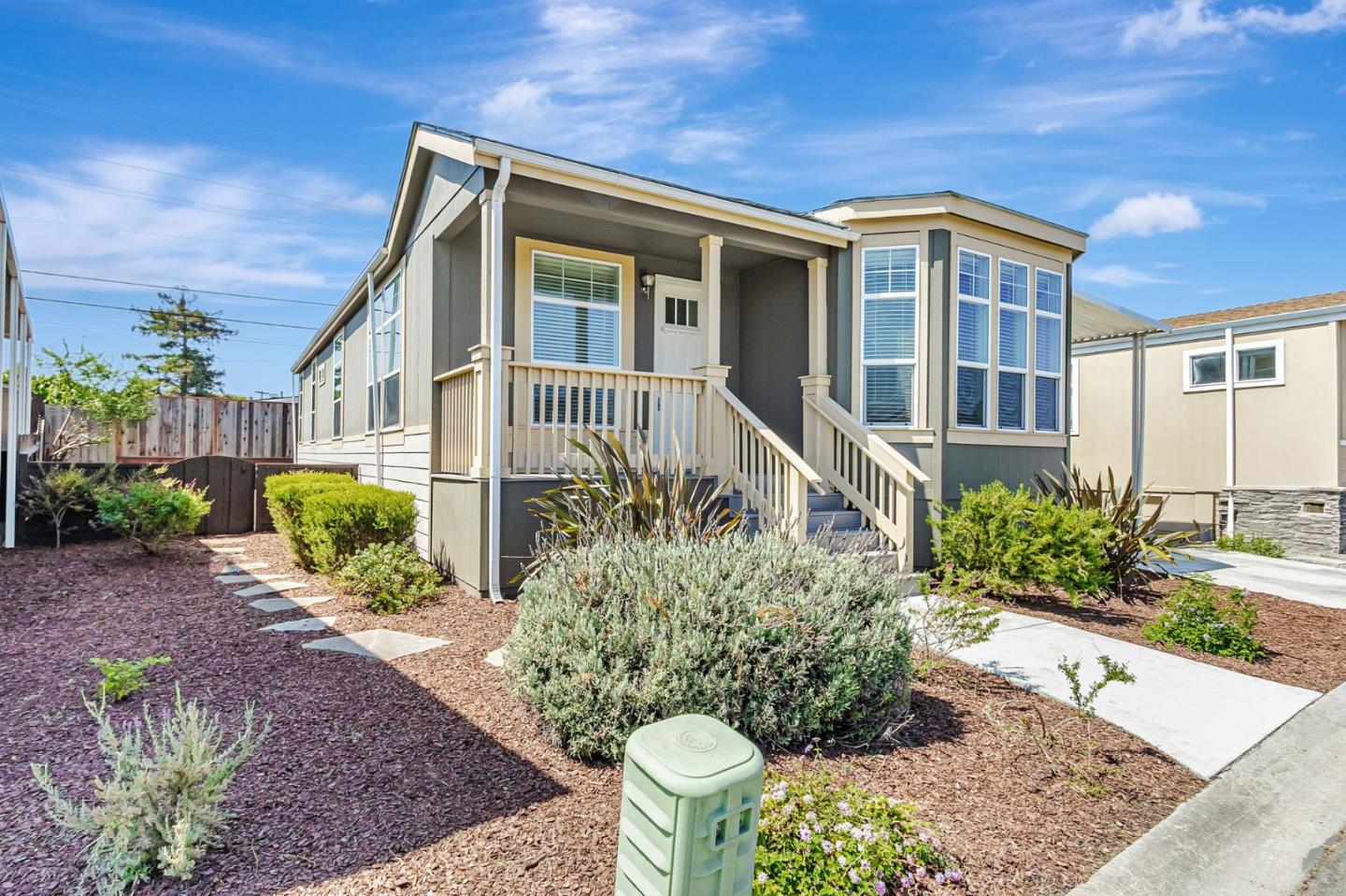 Front Image Thumbnail for ML82020642