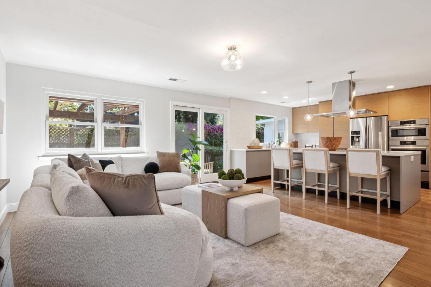 Front Image Thumbnail for ML82020686