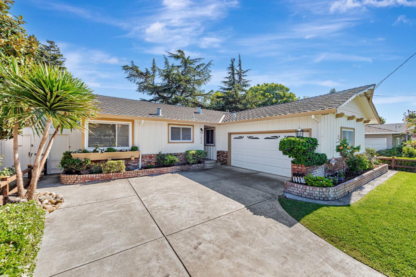 Front Image Thumbnail for ML82020740