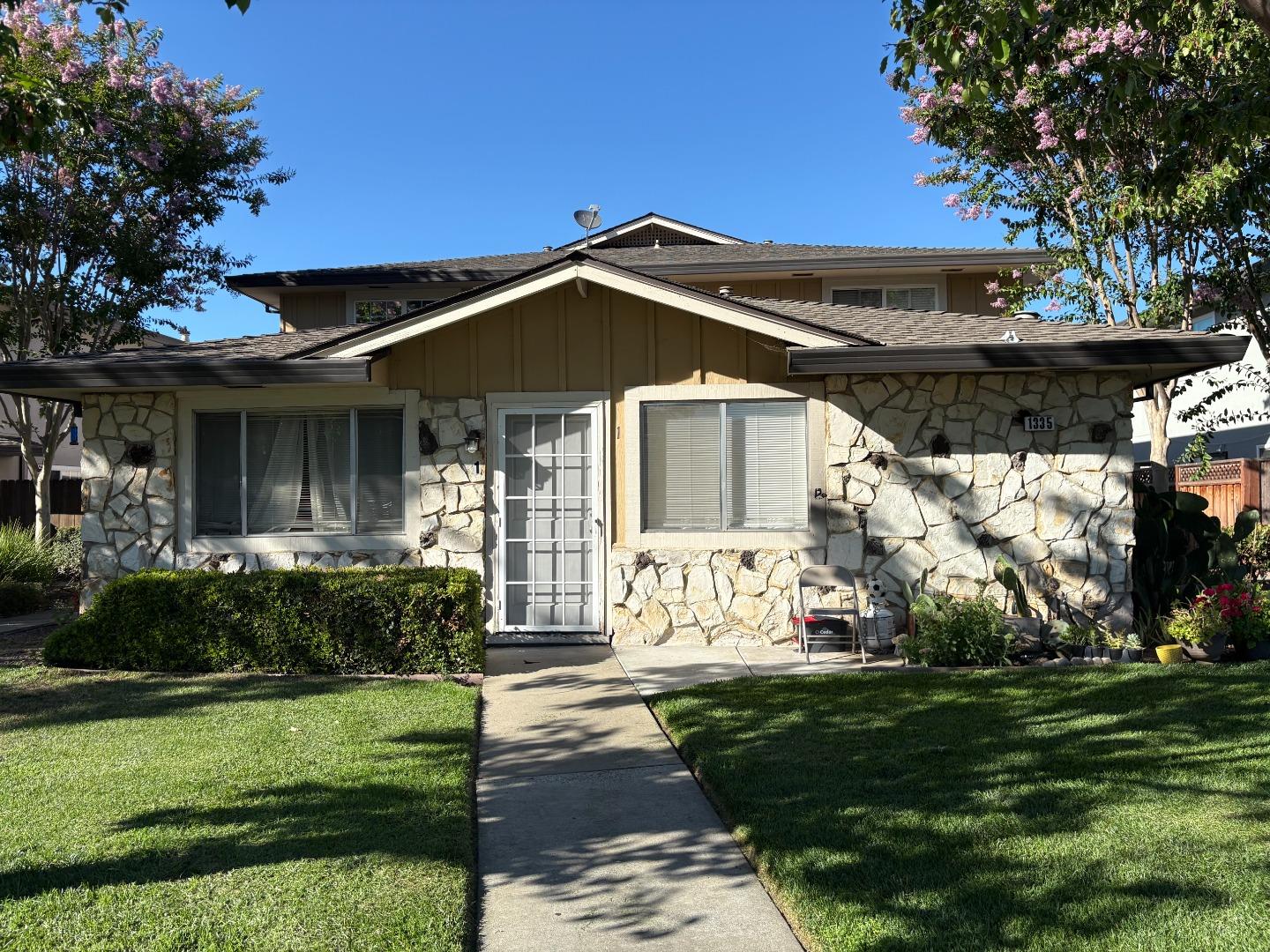 Front Image Thumbnail for ML82020743