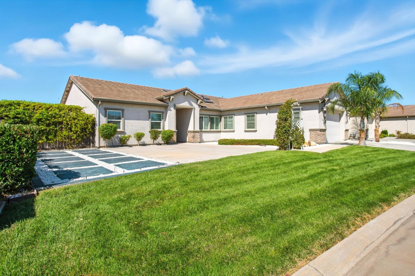 Front Image Thumbnail for ML82021012