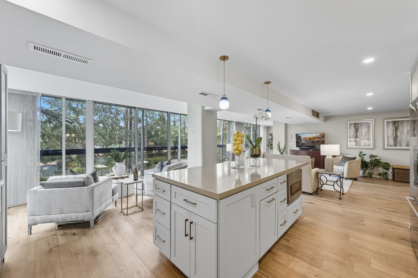 Front Image Thumbnail for ML82021033