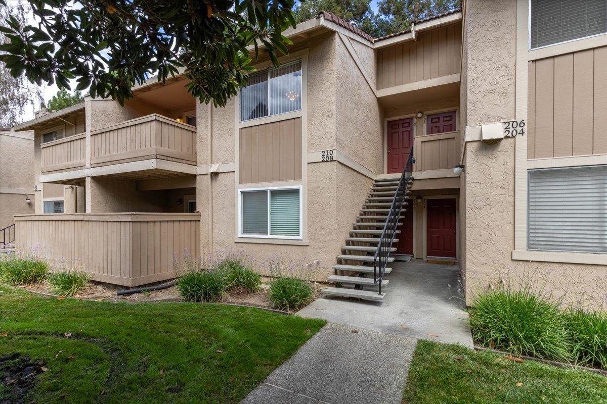 Front Image Thumbnail for ML82021035