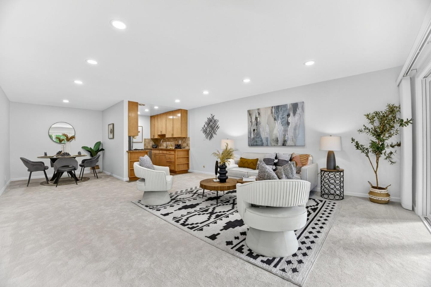 Front Image Thumbnail for ML82021079