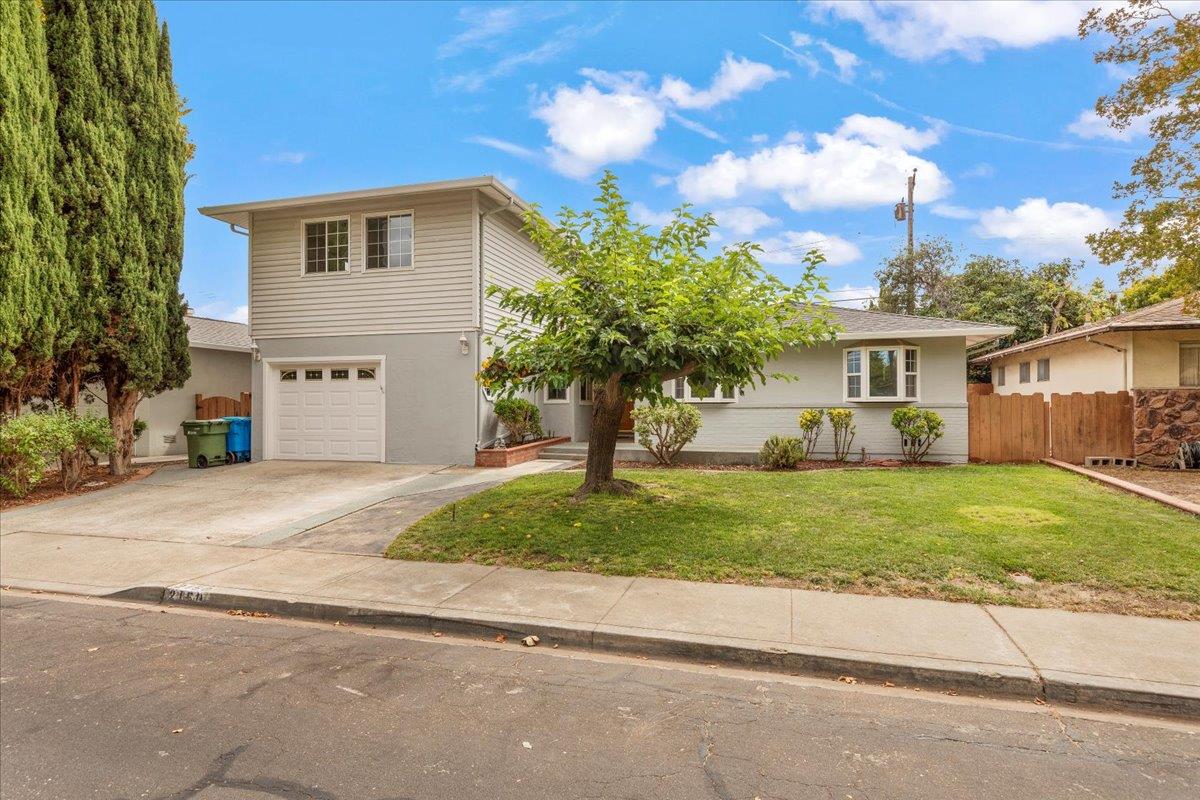 Front Image Thumbnail for ML82021086