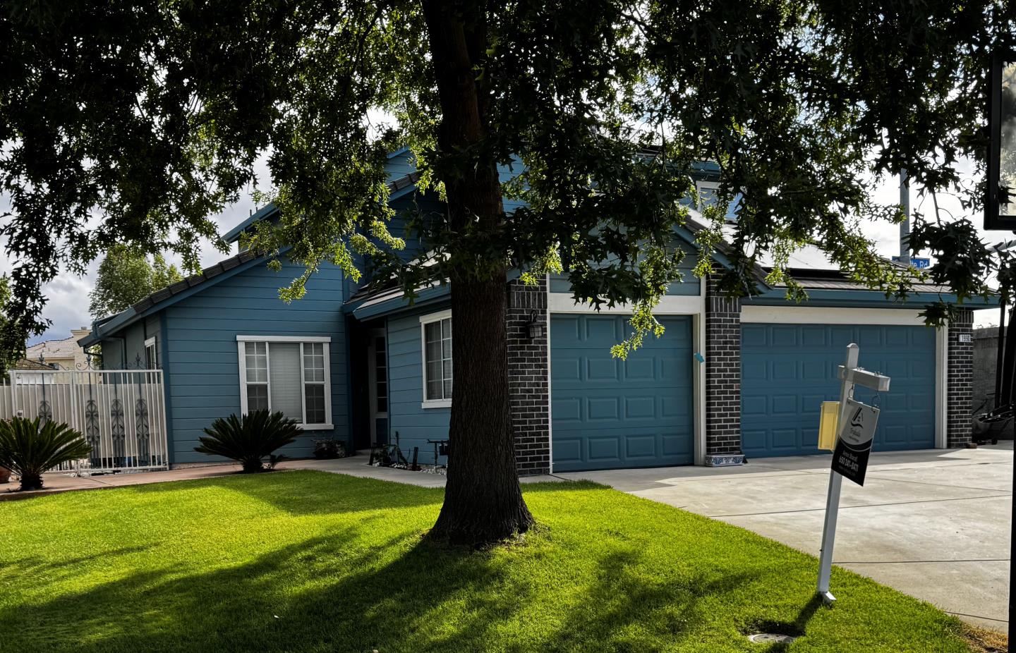 Front Image Thumbnail for ML82021093