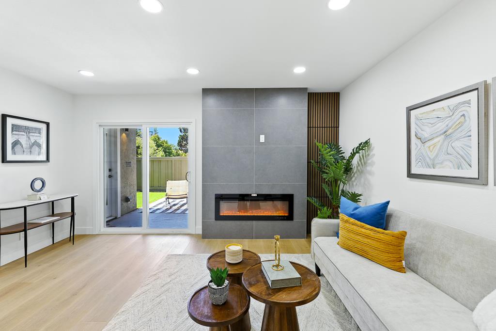 Front Image Thumbnail for ML82021136