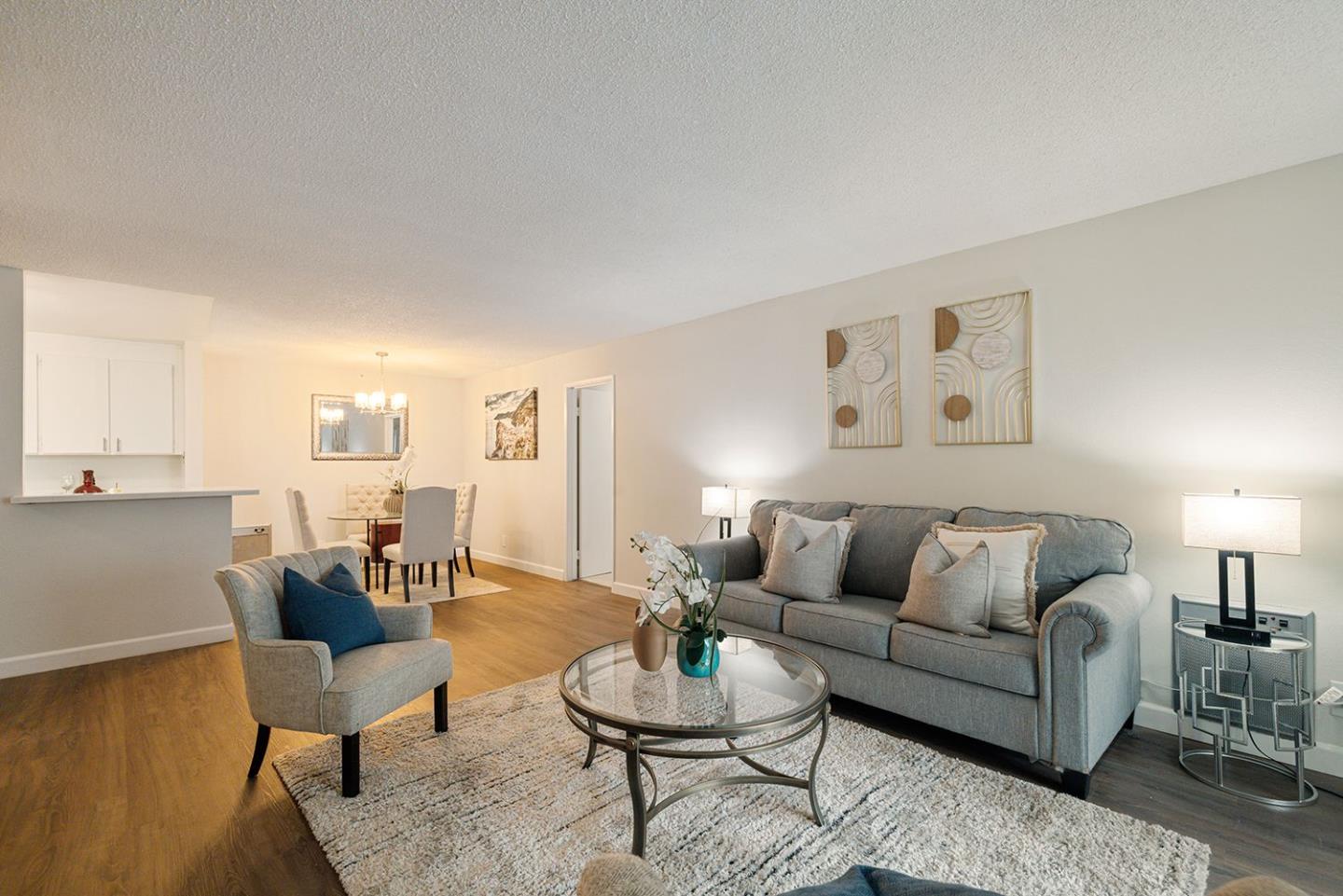 Front Image Thumbnail for ML82021203