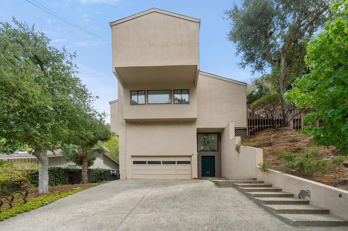 Front Image Thumbnail for ML82021208