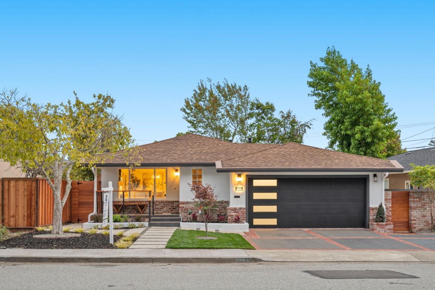 Front Image Thumbnail for ML82021231