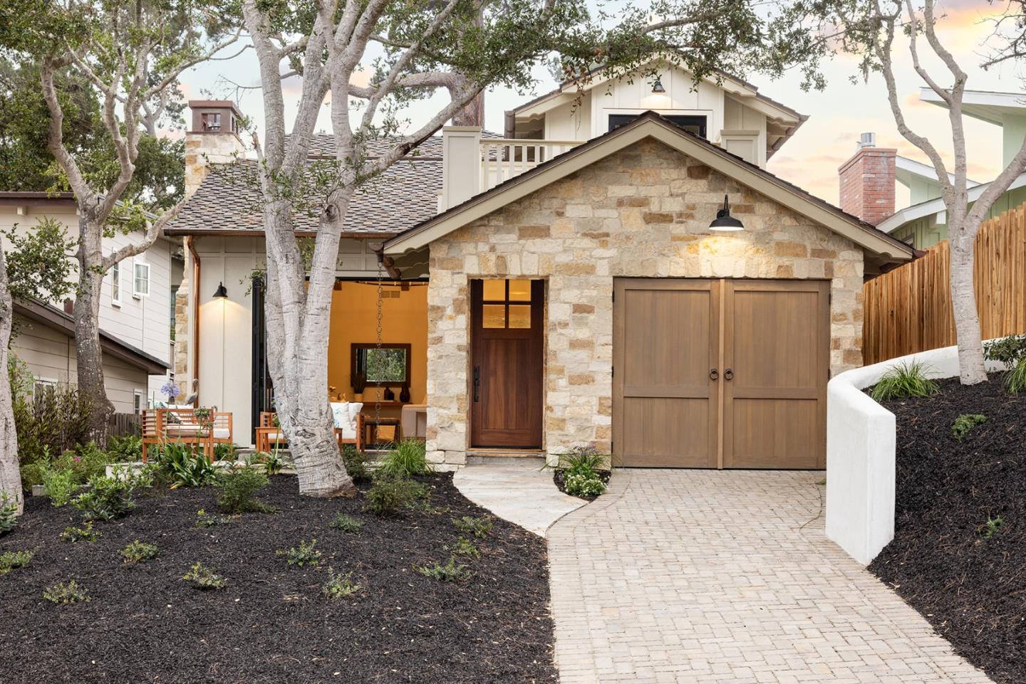 Front Image Thumbnail for ML82021232