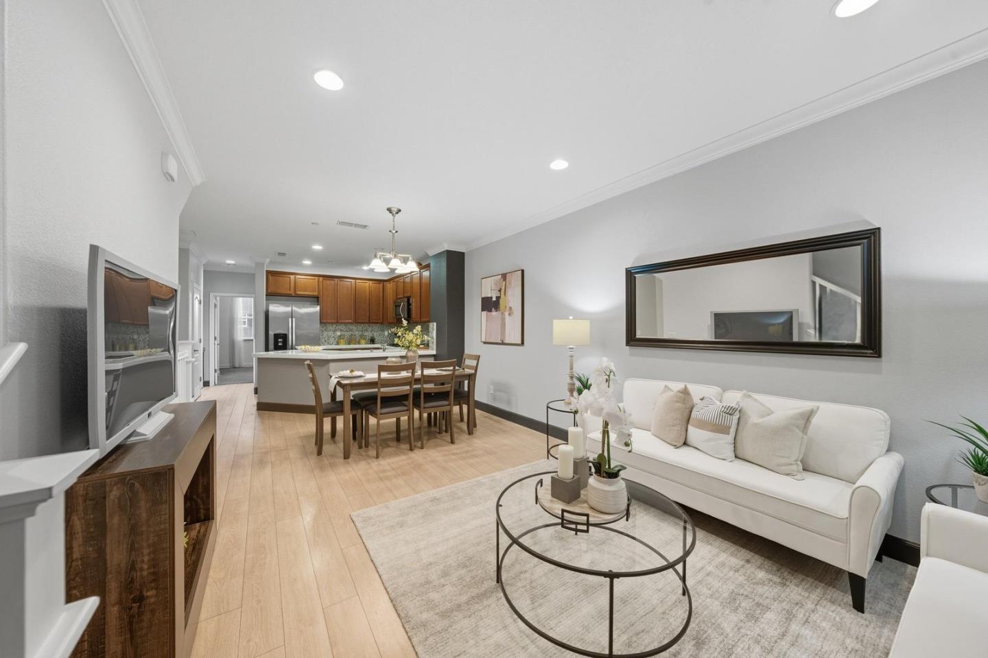 Front Image Thumbnail for ML82021283