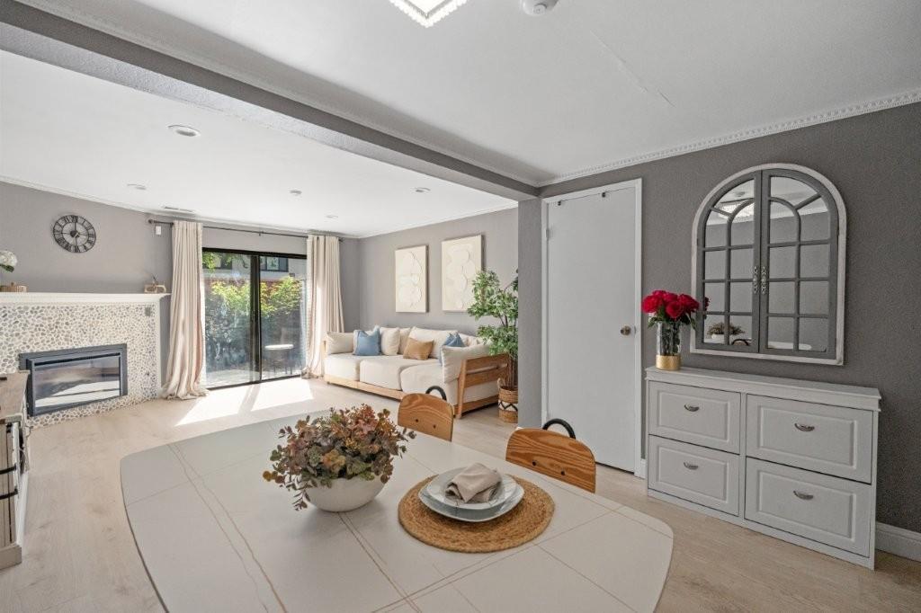 Front Image Thumbnail for ML82021306