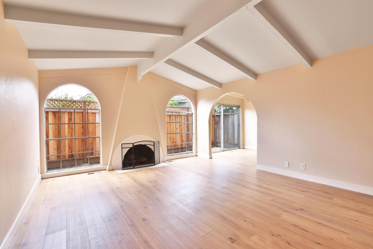 Front Image Thumbnail for ML82021378