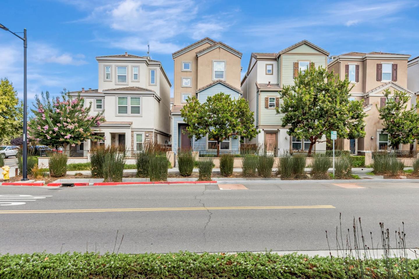 Front Image Thumbnail for ML82021399