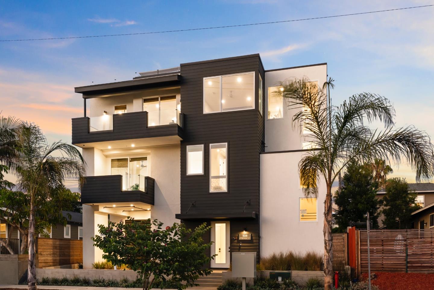 Front Image Thumbnail for ML82021411