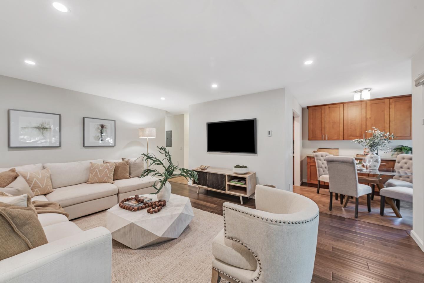 Front Image Thumbnail for ML82021412