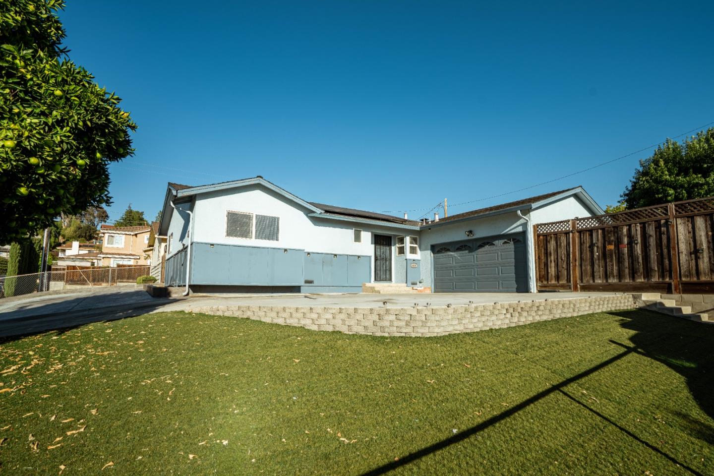 Front Image Thumbnail for ML82021440