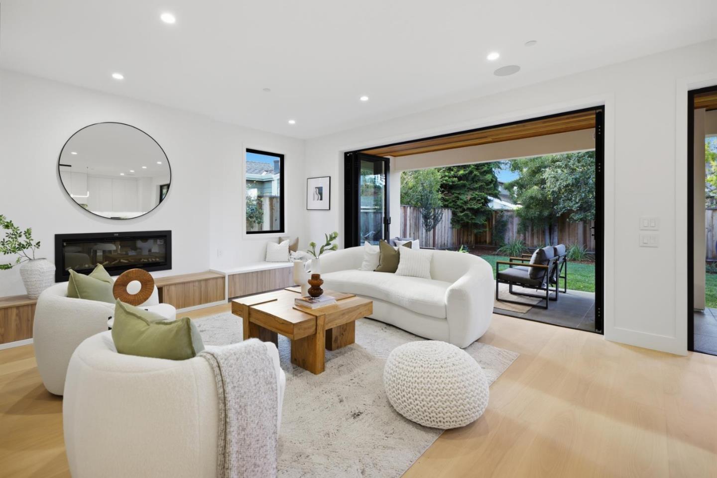 Front Image Thumbnail for ML82021541